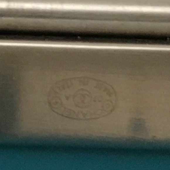 CHANEL Turquoise/Black Resin CC wide Cuff Bracelet - Picture 11 of 13